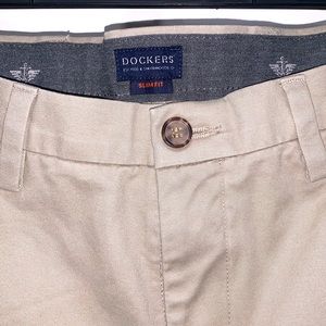 Dockers Waterless  Easy Stretch Khakis, Slim Fit. 29x30